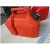 Image 3 : (3) Small Gas Cans
