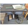 Image 2 : Small Outdoor Table (42 x 23")