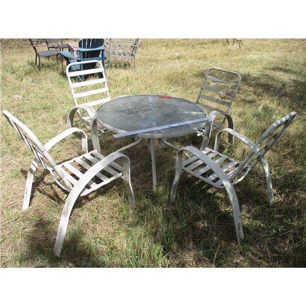 Patio Table with (4) Chairs