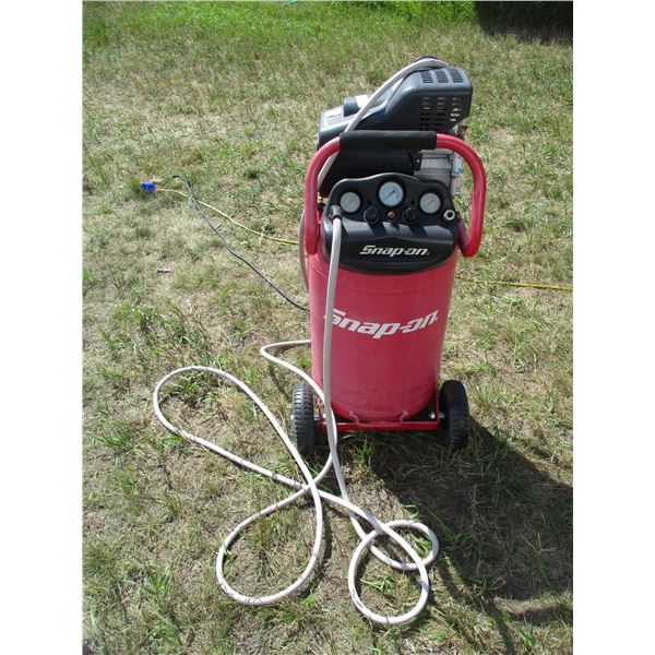 Snap-On 20 Gallon Air Compressor with Dual Regulator Output