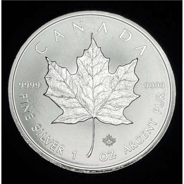 2017 Canada $5 Maple Leaf 1 ozt .9999 Silver