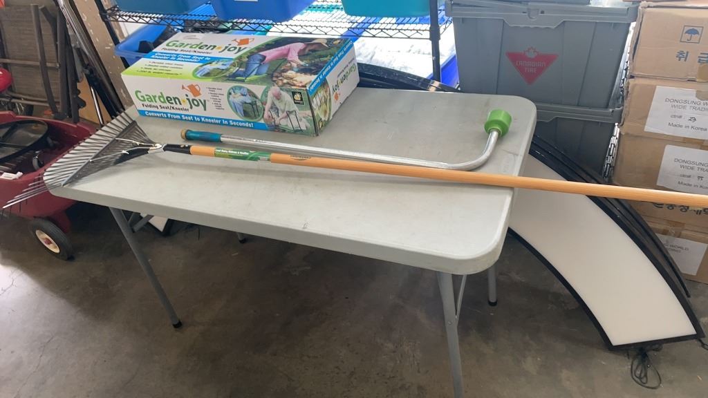 Seating Rake FOLDING GARDEN SEAT, RAKE AND WATERING WAND