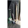 Image 1 : LOT OF SHOVELS AND BRUSHES