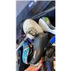 Image 3 : BOX OF REPLACEMENT BICYCLE SEATS