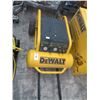 Image 1 : Dewalt 1.6 HP 5SCFM 225 PSI Portable Air Compressor