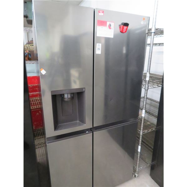 LG S/S Side By Side Ref/Freezer w/Ice Maker