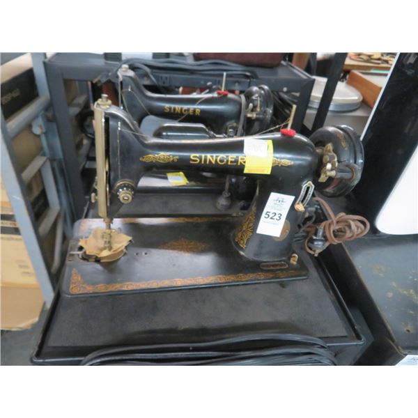 2-Vintage Singer Sewing Machines - 2  X $