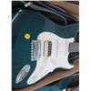 Image 2 : Donner Teal Electric Guitar w/Case