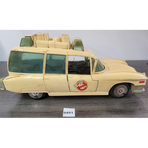 GHOSTBUSTERS ECTO-1 AMBULANCE