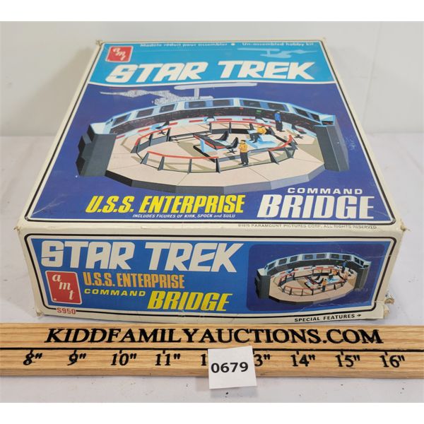 AMT STAR TREK COMMAND MODEL KIT