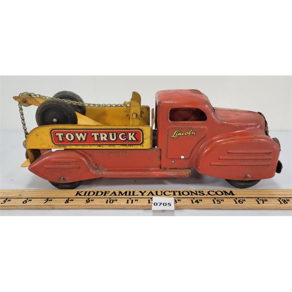 LINCOLN PRESSED STEEL TOW TRUCK 