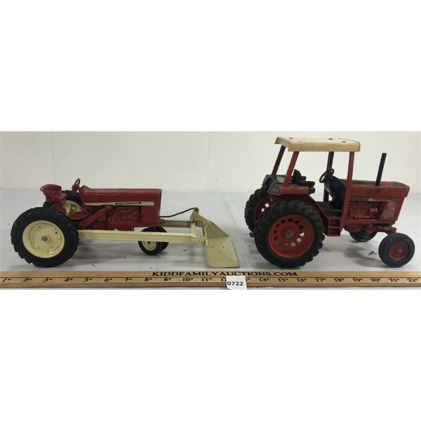 LOT OF 2 - ERTL DIECAST INTERNATIONAL TRACTORS 