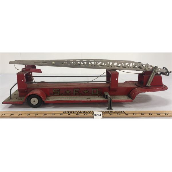 STRUCTO PRESSED STEEL S.F.D. LADDER TRUCK TRAILER