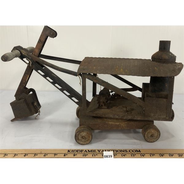 RIDE-ON PRESSED STEEL STEAM SHOVEL 