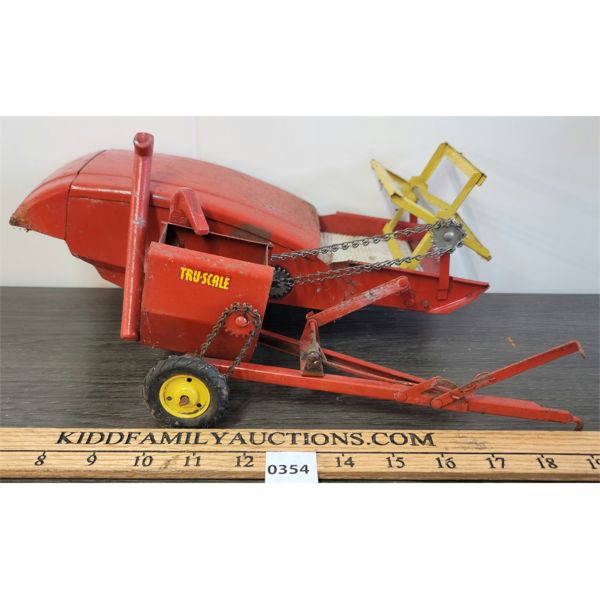 TRU-SCALE PRESSED STEEL PULL-BEHIND GRAIN COMBINE