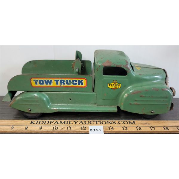 LINCOLN TOYS PRESSED STEEL TOW TRUCK - DUNLOP TIRES