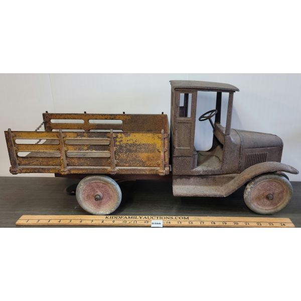 BUDDY L PRESSED STEEL BAGGAGE BIN TRUCK
