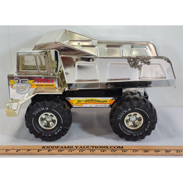 TONKA 25TH ANNIVERSARY DUMP TRUCK