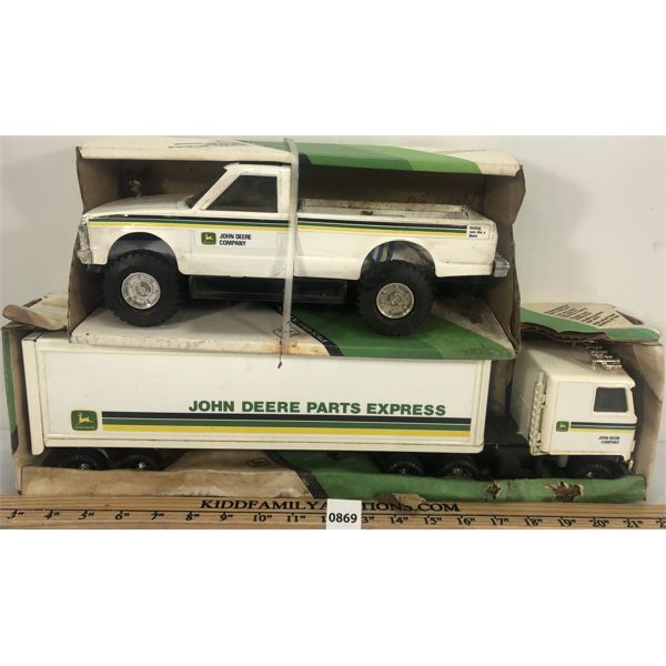 LOT OF 2 - ERTL JOHN DEERE PRESSED STEEL TRUCK AND TRANSPORT