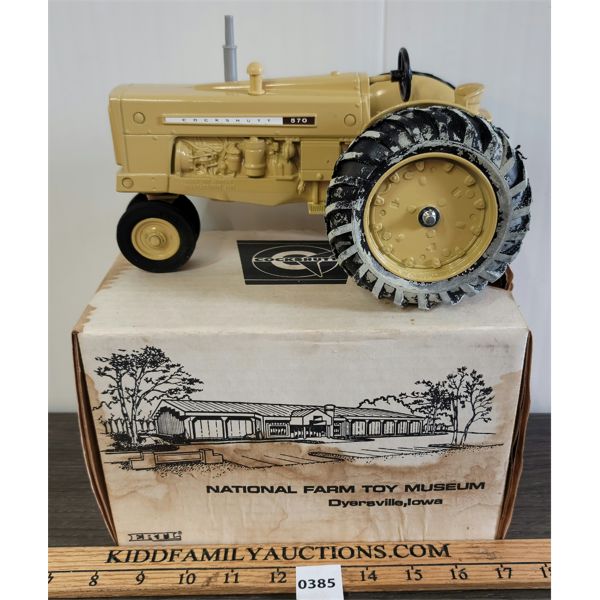 ERTL COCKSHUTT 570 DIE CAST TRACTOR W/ BOX