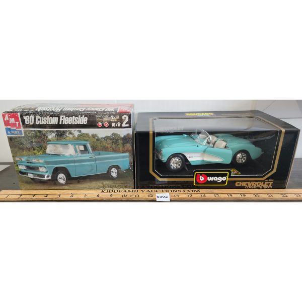 LOT OF 2 - BBURAGO DIE CAST CORVETTE & AMT '60 CHEVY MODEL KIT