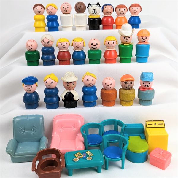 Large Lot of Vintage Fisher Price Little People & Accessories