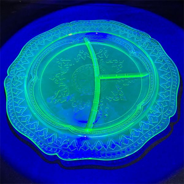 Vintage Uranium Ware Divided Plate 11"