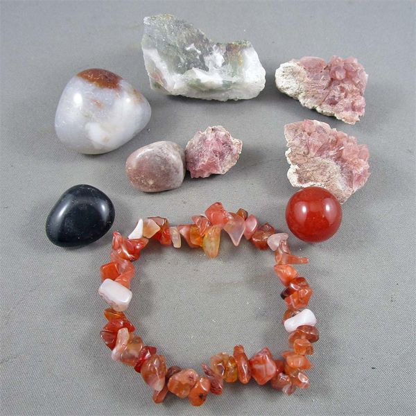 Set of 8 Crystals & Carnelian Stone Bracelet