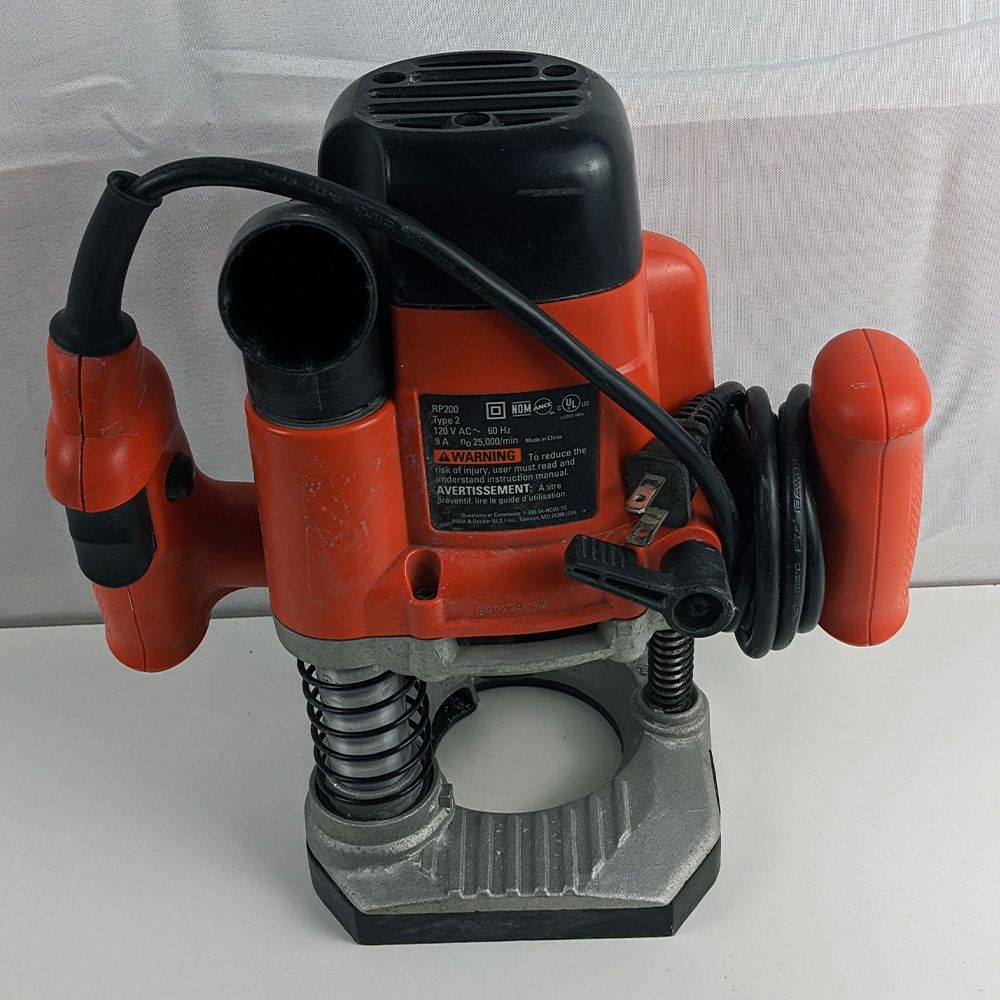 Working Black & Decker Plunge Router 1 3/4 HP