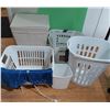 Image 1 : Assortment of Laundry hampers 