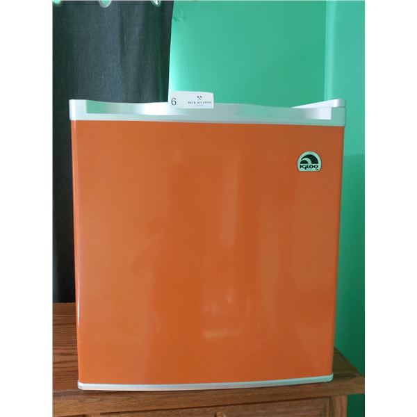Igloo Mini Bar Fridge 17 1/2 Wide x 18 Deep x 18 1/2 High  Model # FR1151