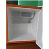 Image 2 : Igloo Mini Bar Fridge 17 1/2 Wide x 18 Deep x 18 1/2 High  Model # FR1151