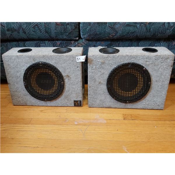 2 Thump 7 Inch Car Subwoofer Speakers with Enclosure (Not Tested)