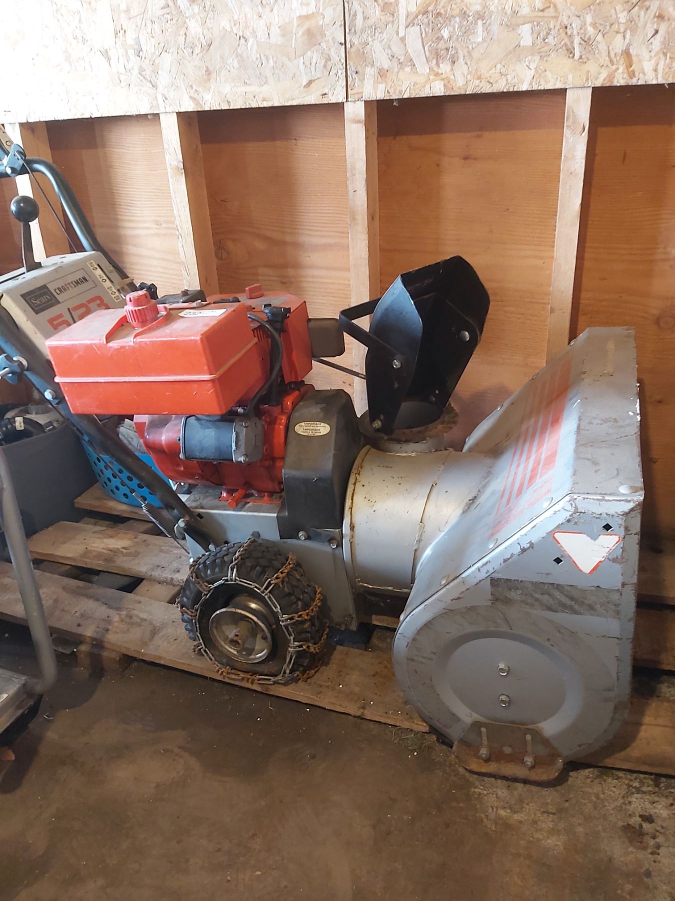 Craftsman 5/23 Gas Powered Snowblower Model C950 52248 Tires are Flat