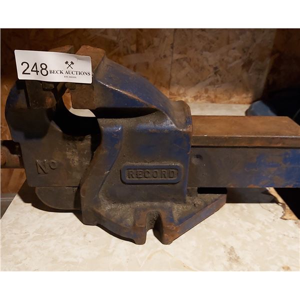 Record 4 1/2 Inch Bench Vise