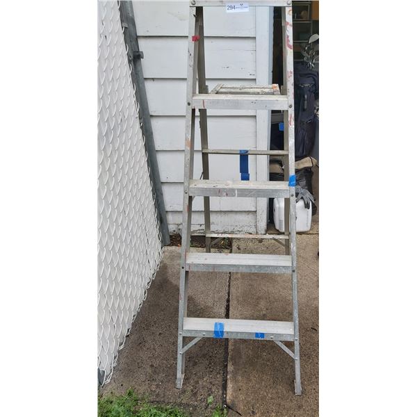 5 Foot Step Ladder