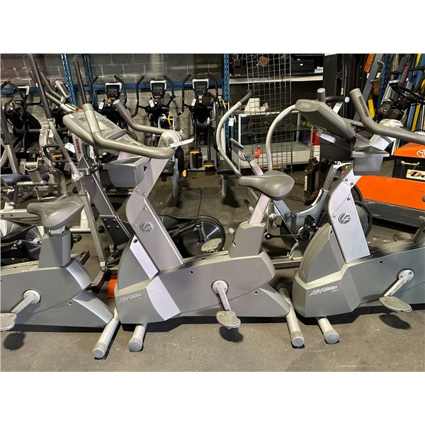 LIFE FITNESS 95CI COMMERCIAL UPRIGHT EXERCISE BIKE WITH DIGITAL DISPLAY