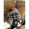 Image 2 : BAUER NME4 HOCKEY GOALIE MASK SIZE YOUTH * CERTIFIED UNTIL SEPTEMBER 2023 *