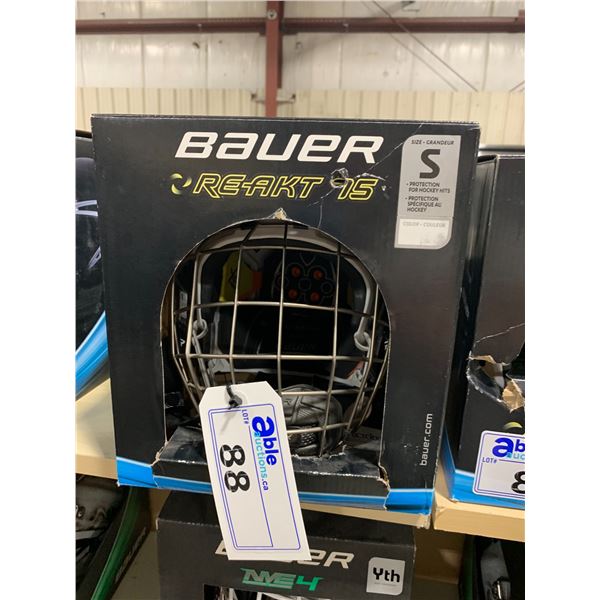 BAUER REAKT 75 HOCKEY HELMET COMBO SIZE SMALL ( WHITE )  * CERTIFIED UNTIL DECEMBER 2024 *