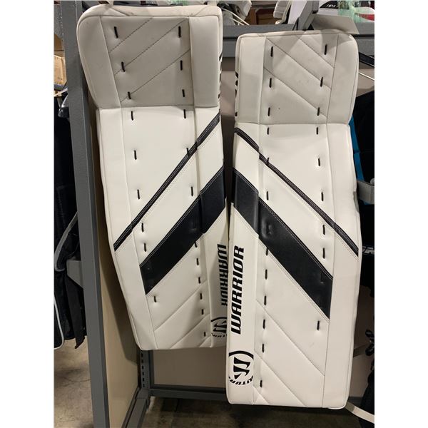 WARRIOR PROFESSIONAL HOCKEY GOALIE LEG PADS (SIZE: INT- 32+2" )