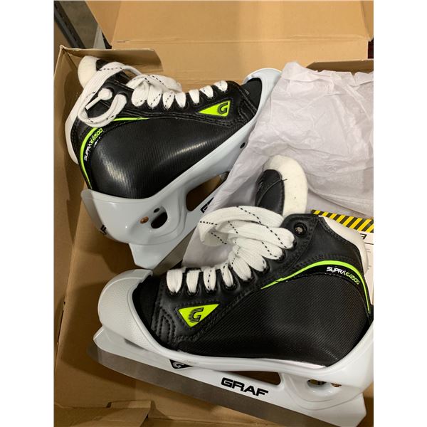 2 PAIRS OF BOXED PROFESSIONAL HOCKEY ICE SKATES: