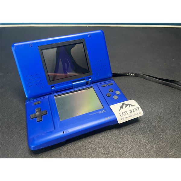 Lot of 1 Nintendo DS - Blue - Used