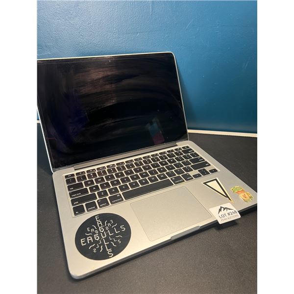Lot of 1 MacBook Pro - Used
