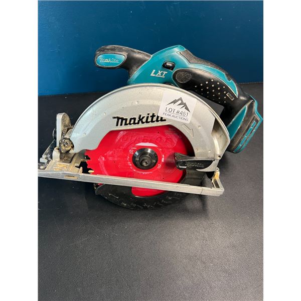 Lot of 1 Makita Cordless Skillsaw With Blade - USED