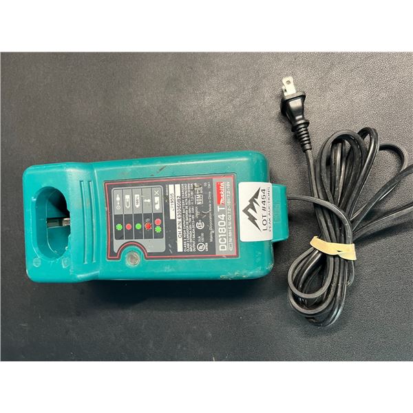 Lot of 1 Makita DC1804T Battery Charger - USED