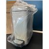 Image 2 : Lot of 1 Pedal Trash Can (1.3gal) - Cream Colour