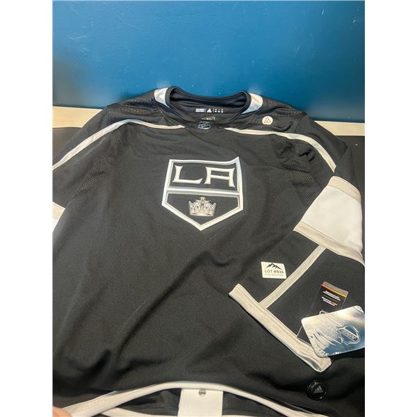Lot of 1 NHL Los Angeles Kings Mens Jersey