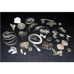 TRAY LOT STERLING PINS, BRACELETS, BELT BUCKLE, ET