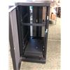 Image 3 : APC rolling metal server rack w/ key - approx. 42 1/2in wide x 23in depth x 51 1/2in height