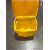 Image 2 : "W" yellow bin